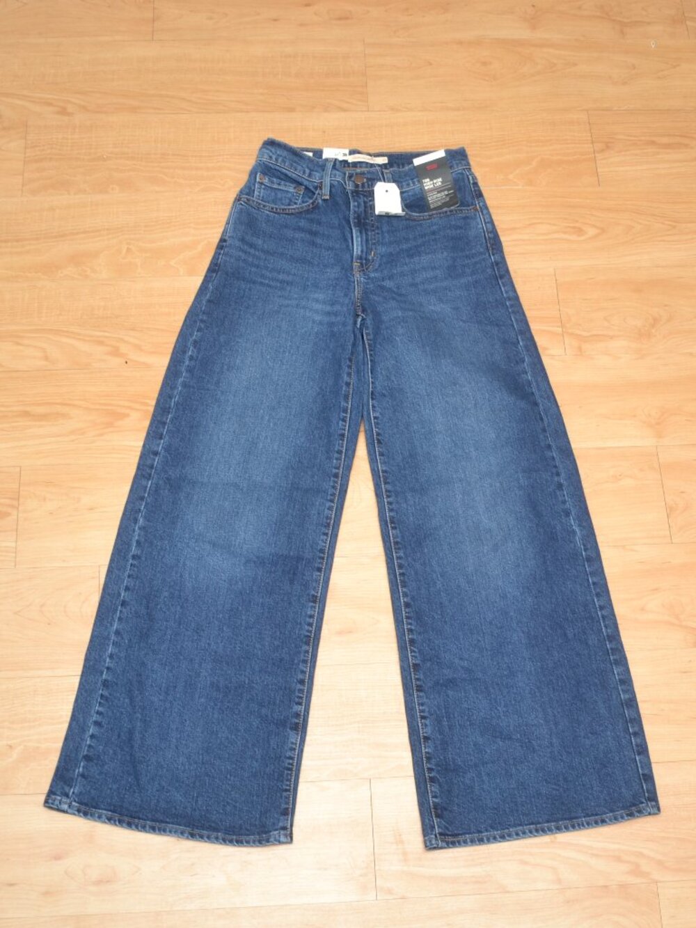Levi's 728 High-Rise Wide-Leg Women's Jeans 27x32 Brand new with tags